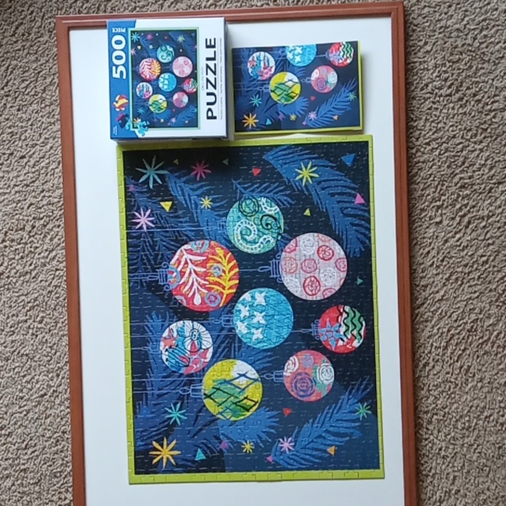 500 piece Deco the Halls puzzle